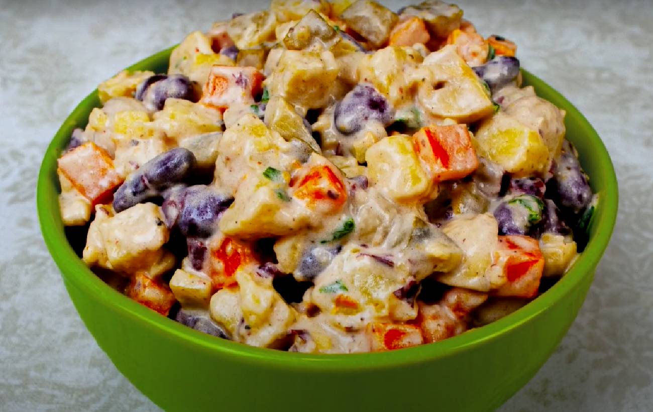 Новогодние салаты без мяса: 5 рецептов к зимнему празднику